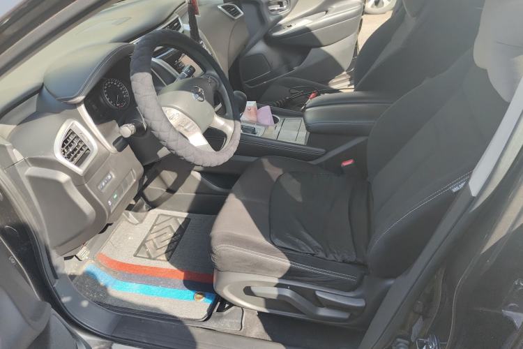 Used Nissan Murano 2017 2.5L XE Two-Wheel Drive Elite Edition Left Front Seat