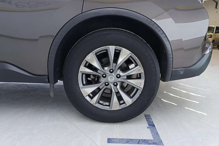 Used Nissan Murano 2017 2.5L XL Two-Wheel Drive Smart Edition Left Front Wheel Hub