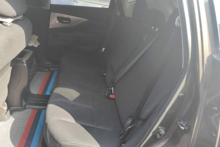 Used Nissan Murano 2017 2.5L XE Two-Wheel Drive Elite Edition Left Rear Seat
