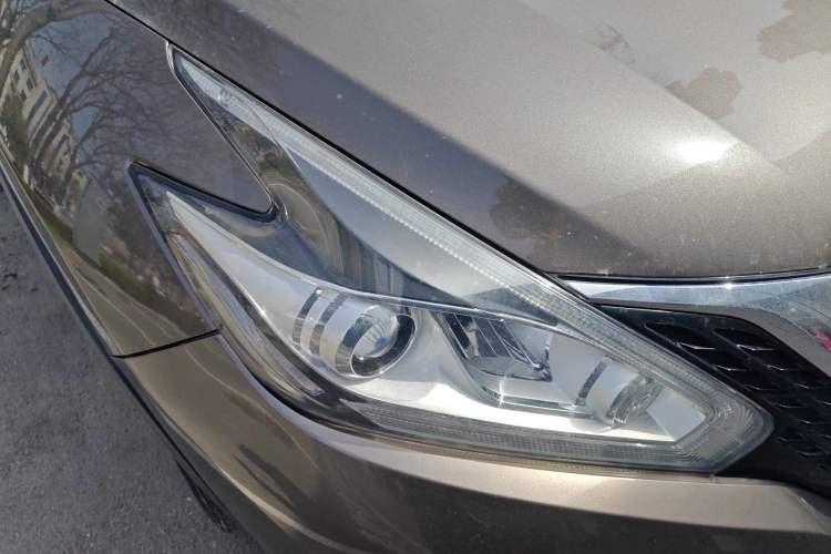 Used Nissan Murano 2017 2.5 S/C HEV XL Four-Wheel Drive Hybrid Prestige Edition Right Front Headlight