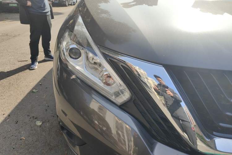 Used Nissan Murano 2017 2.5L XE Two-Wheel Drive Elite Edition Right Front Headlight