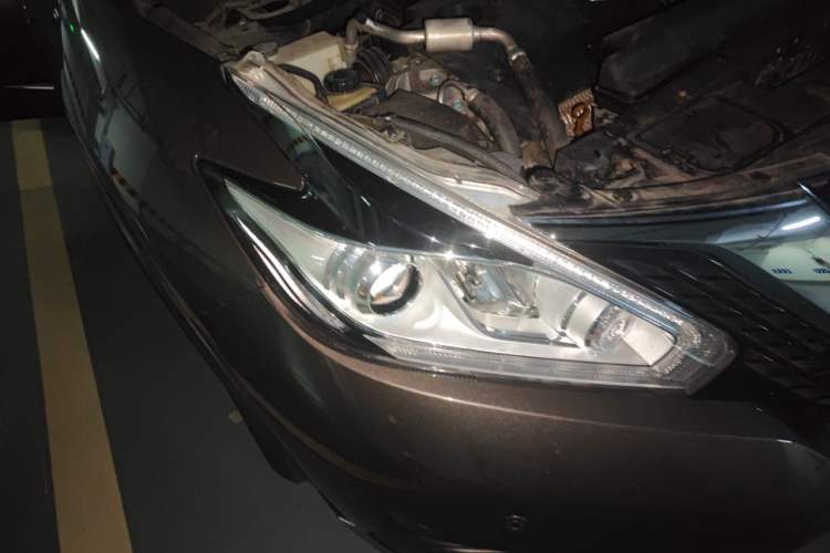 Used Nissan Murano 2017 2.5L XL Two-Wheel Drive Smart Edition Right Front Headlight