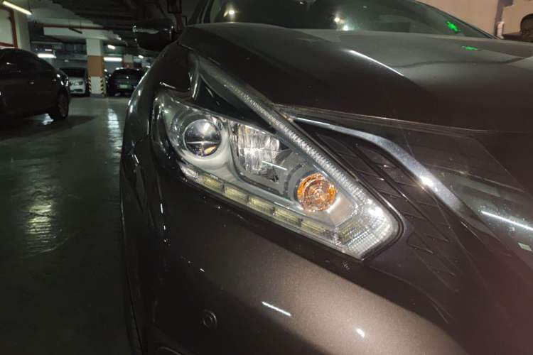 Used Nissan Murano 2017 2.5 S/C HEV XL Four-Wheel Drive Hybrid Prestige Edition Right Front Headlight