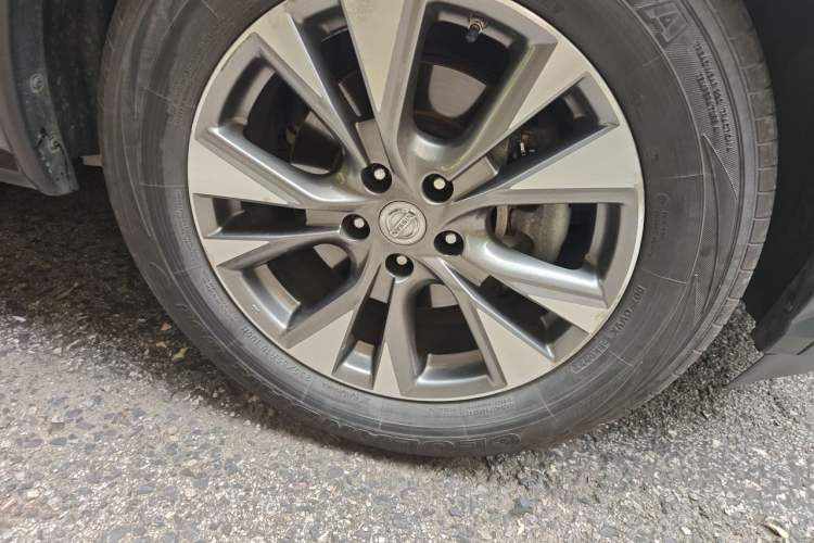 Used Nissan Murano 2017 2.5L XL Two-Wheel Drive Smart Edition Right Front Wheel Hub