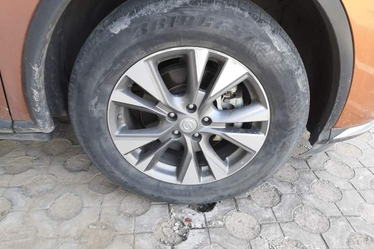 Used Nissan Murano 2017 2.5 S/C HEV XE Four-Wheel Drive Hybrid Luxury Edition Right Front Wheel Hub