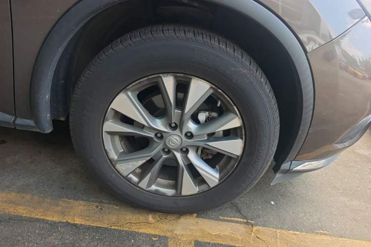 Used Nissan Murano 2017 2.5L XL Two-Wheel Drive Smart Edition Right Front Wheel Hub