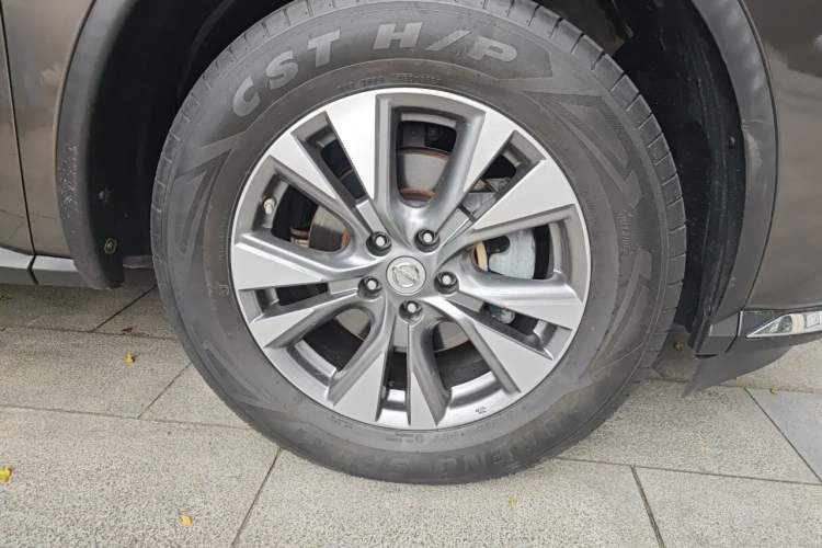Used Nissan Murano 2017 2.5L XL Two-Wheel Drive Smart Edition Right Front Wheel Hub