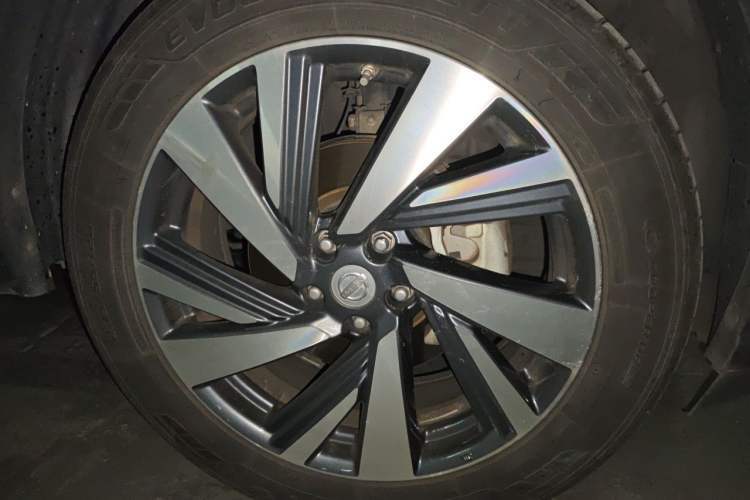 Used Nissan Murano 2017 2.5 S/C HEV XL Four-Wheel Drive Hybrid Prestige Edition Right Front Wheel Hub