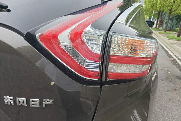 Used Nissan Murano 2017 2.5L XE Two-Wheel Drive Elite Edition Right Rear Taillight