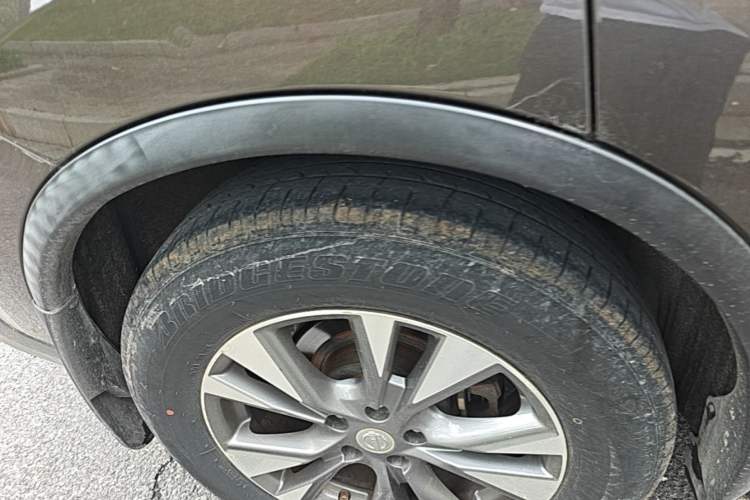 Used Nissan Murano 2017 2.5L XE Two-Wheel Drive Elite Edition Right Rear Wheel Hub