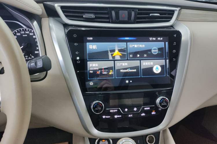 Used Nissan Murano 2019 2.5L XL Two-Wheel Drive Smart Connect Luxury Edition China VI Standard Audio And AC Panel
