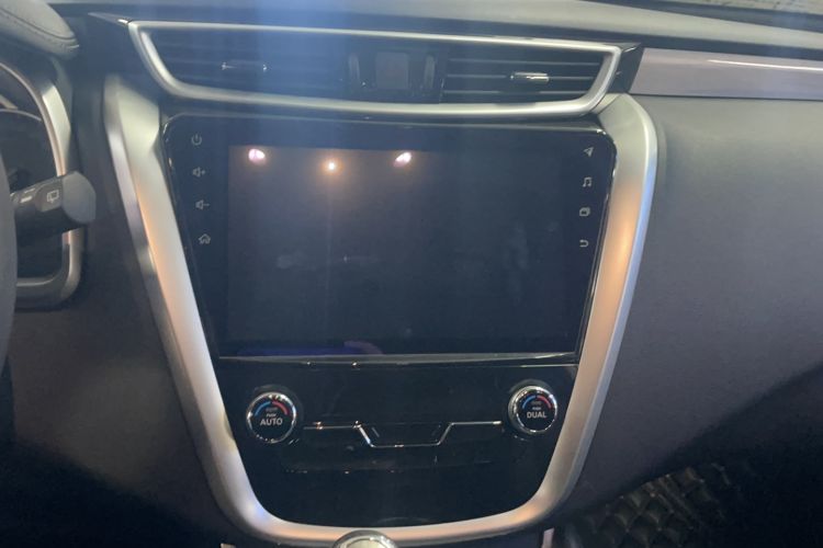 Used Nissan Murano 2019 2.5L XL Two-Wheel Drive Smart Connect Luxury Edition China VI Standard Audio And AC Panel