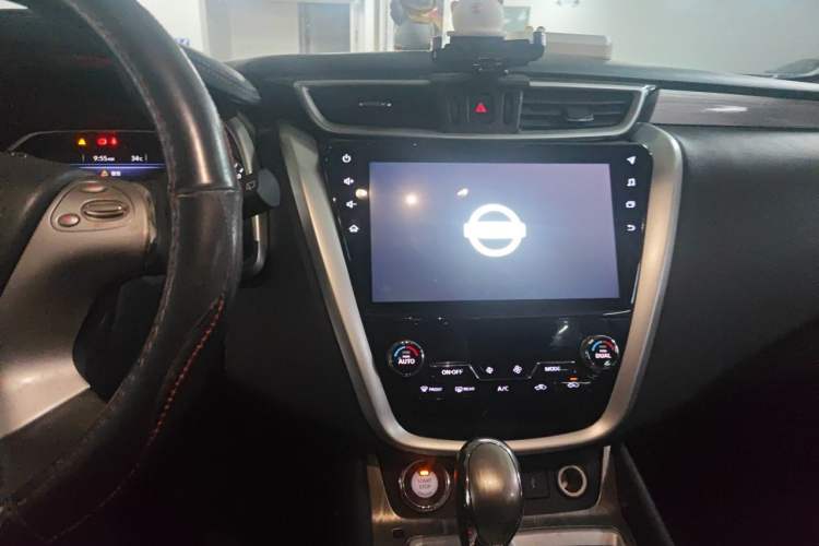 Used Nissan Murano 2019 2.5L XL Two-Wheel Drive Smart Connect Luxury Edition China VI Standard Audio And AC Panel