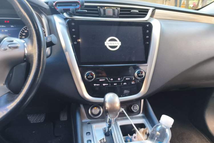 Used Nissan Murano 2019 2.5L XL Two-Wheel Drive Smart Connect Luxury Edition China VI Standard Audio And AC Panel