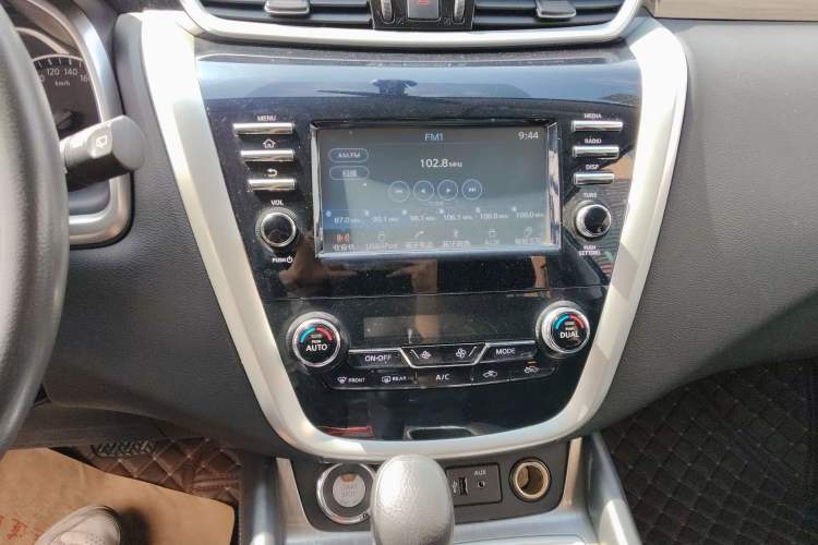 Used Nissan Murano 2019 2.5L XE Two-Wheel Drive Elite Version China VI Standard Audio And AC Panel