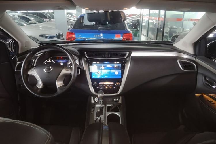 Used Nissan Murano 2019 2.5L XL Two-Wheel Drive Smart Connect Luxury Edition China VI Standard Center Console