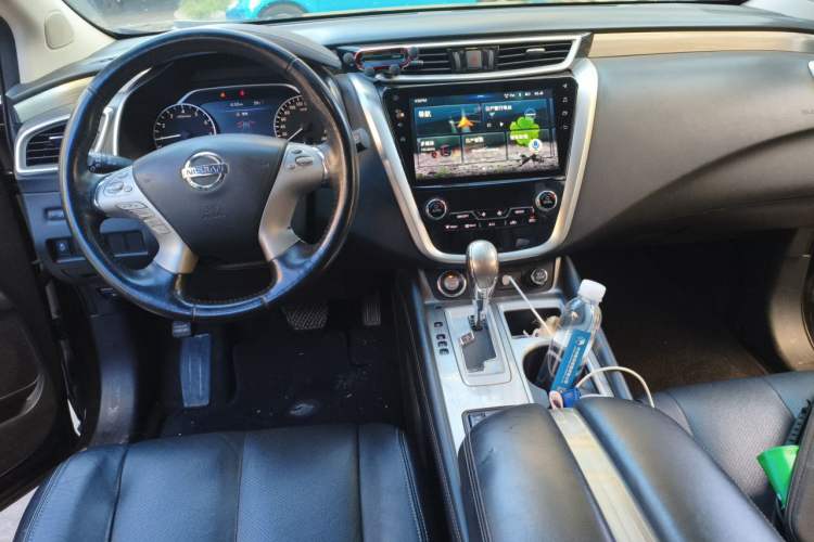 Used Nissan Murano 2019 2.5L XL Two-Wheel Drive Smart Connect Luxury Edition China VI Standard Center Console