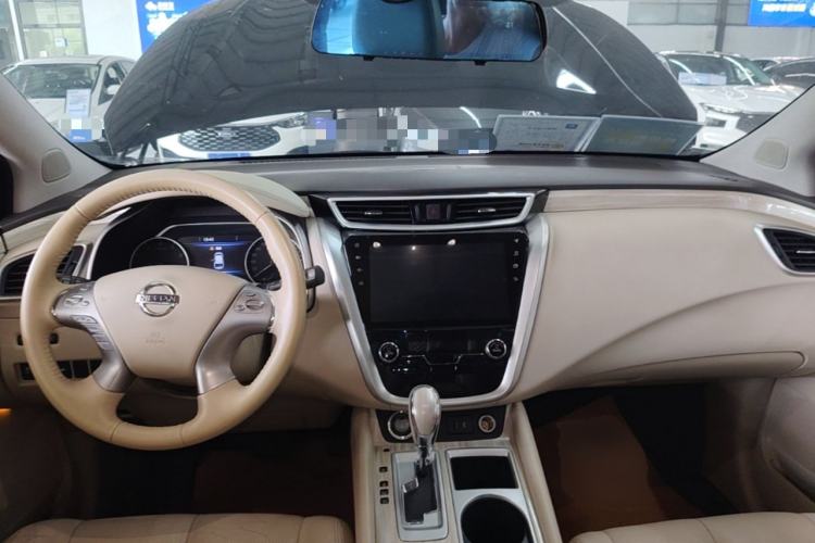 Used Nissan Murano 2019 2.5L XL Two-Wheel Drive Smart Connect Luxury Edition China VI Standard Center Console