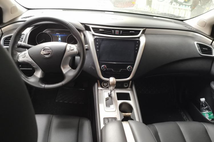 Used Nissan Murano 2019 2.5L XL Two-Wheel Drive Smart Connect Luxury Edition China VI Standard Center Console