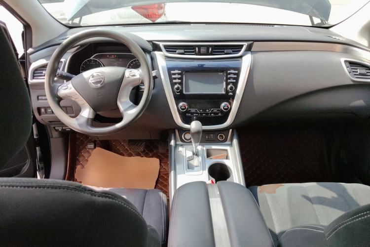 Used Nissan Murano 2019 2.5L XE Two-Wheel Drive Elite Version China VI Standard Center Console