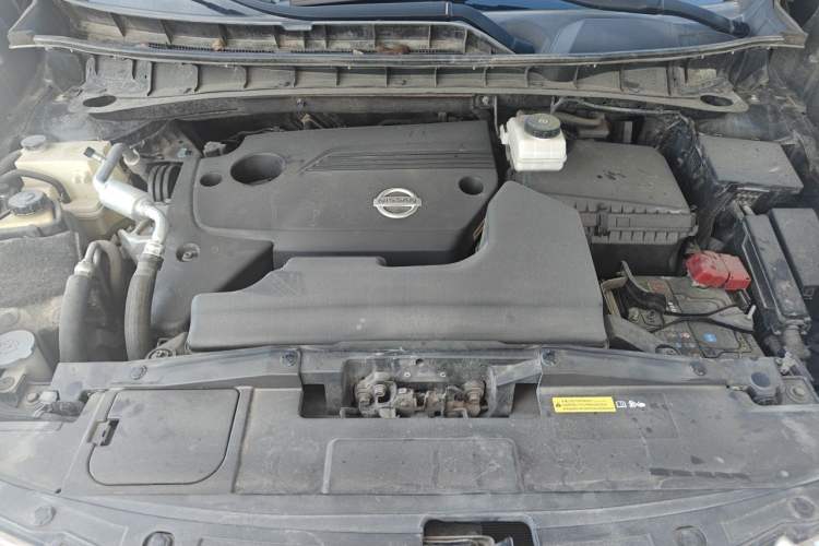 Used Nissan Murano 2019 2.5L XE Two-Wheel Drive Elite Version China VI Standard Engine Bay