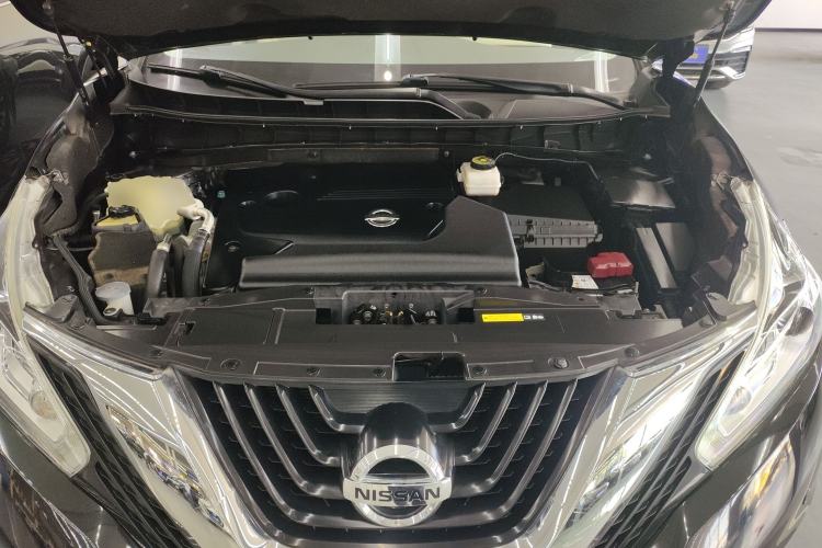 Used Nissan Murano 2019 2.5L XL Two-Wheel Drive Smart Connect Luxury Edition China VI Standard Engine Bay