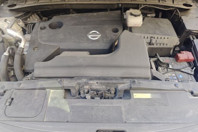 Used Nissan Murano 2019 2.5L XL Two-Wheel Drive Smart Connect Luxury Edition China VI Standard Engine Bay