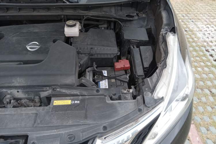 Used Nissan Murano 2019 2.5L XE Two-Wheel Drive Elite Version China VI Standard Engine Bay Left
