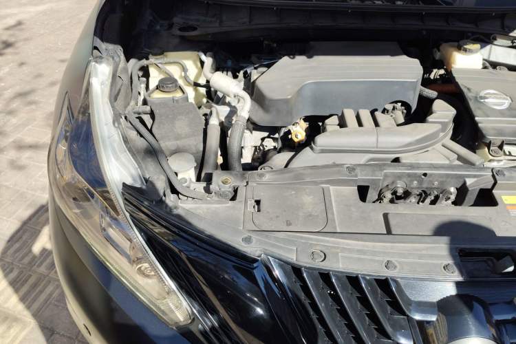 Used Nissan Murano 2019 2.5 S/C HEV XE Four-Wheel Drive Hybrid SmartConnect Prestige Version China V Emission Standard Engine Bay Right