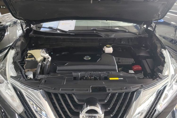 Used Nissan Murano 2019 2.5L XL Two-Wheel Drive Smart Connect Luxury Edition China VI Standard Engine Bay