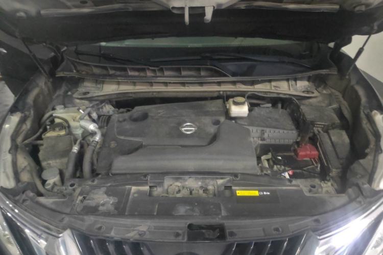 Used Nissan Murano 2019 2.5L XL Two-Wheel Drive Smart Connect Luxury Edition China VI Standard Engine Bay