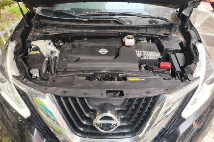 Used Nissan Murano 2019 2.5L XL Two-Wheel Drive Smart Connect Luxury Edition China VI Standard Engine Bay
