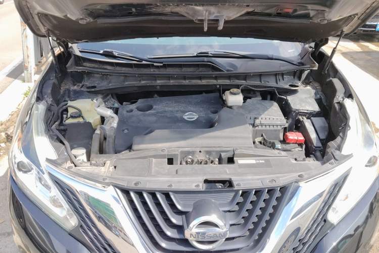 Used Nissan Murano 2019 2.5L XE Two-Wheel Drive Elite Version China VI Standard Engine Bay