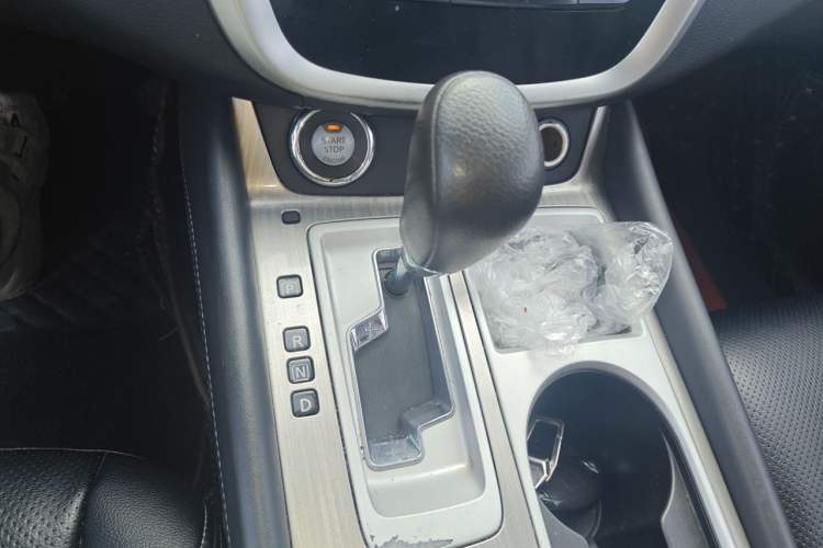 Used Nissan Murano 2019 2.5L XE Two-Wheel Drive Elite Version China VI Standard Gear Lever