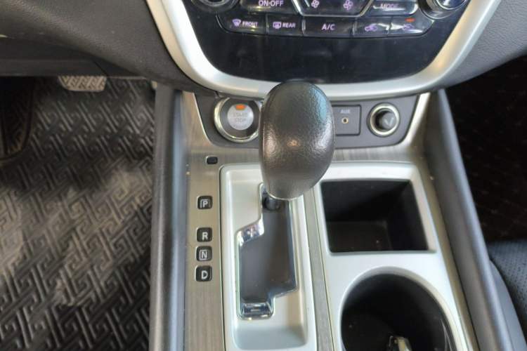 Used Nissan Murano 2019 2.5L XE Two-Wheel Drive Elite Version China VI Standard Gear Lever