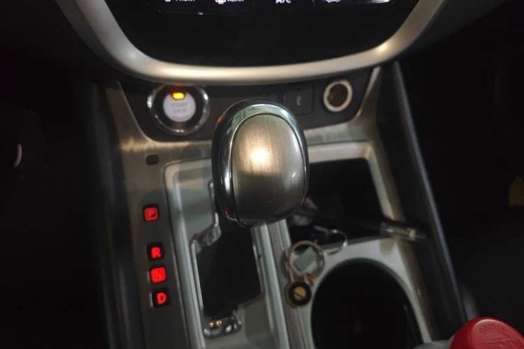 Used Nissan Murano 2019 2.5L XL Two-Wheel Drive Smart Connect Luxury Edition China VI Standard Gear Lever