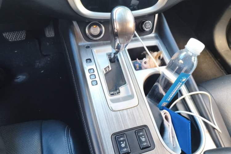 Used Nissan Murano 2019 2.5L XL Two-Wheel Drive Smart Connect Luxury Edition China VI Standard Gear Lever
