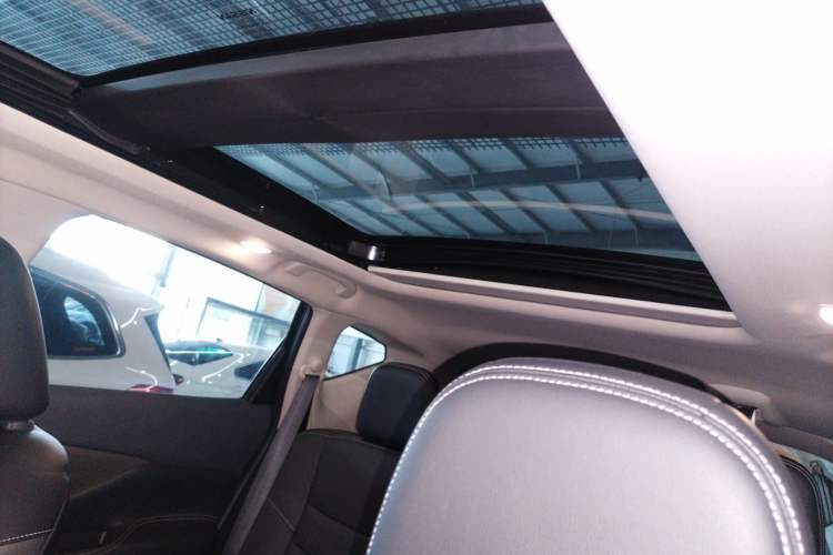 Used Nissan Murano 2019 2.5L XL Two-Wheel Drive Smart Connect Luxury Edition China VI Standard Headliner