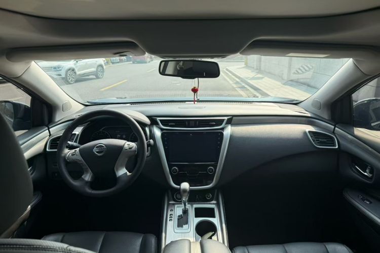 Used Nissan Murano 2019 2.5L XL Two-Wheel Drive Smart Connect Luxury Edition China VI Standard Interior 1