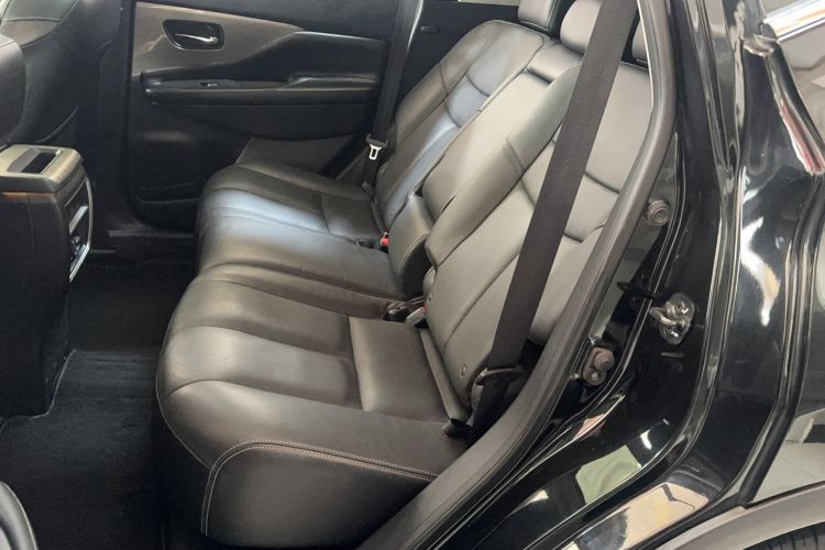 Used Nissan Murano 2019 2.5L XL Two-Wheel Drive Smart Connect Luxury Edition China VI Standard Interior 1