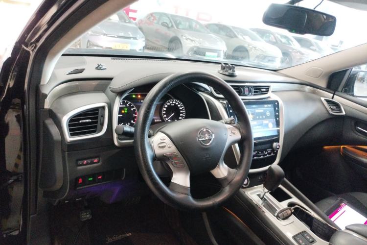 Used Nissan Murano 2019 2.5L XL Two-Wheel Drive Smart Connect Luxury Edition China VI Standard Interior 2