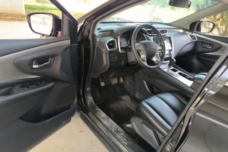Used Nissan Murano 2019 2.5L XE Two-Wheel Drive Elite Version China VI Standard Interior 3