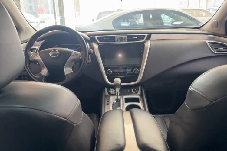 Used Nissan Murano 2019 2.5L XL Two-Wheel Drive Smart Connect Luxury Edition China VI Standard Interior 3