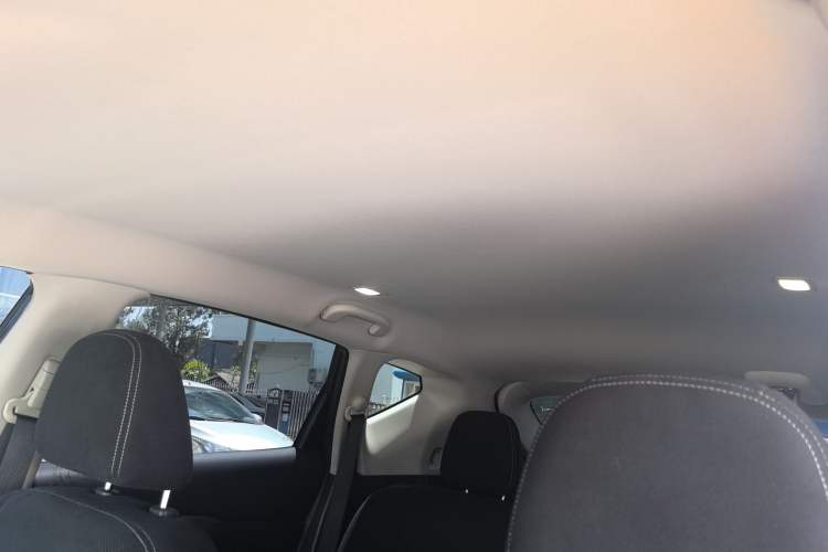 Used Nissan Murano 2019 2.5L XE Two-Wheel Drive Elite Version China VI Standard Interior 5