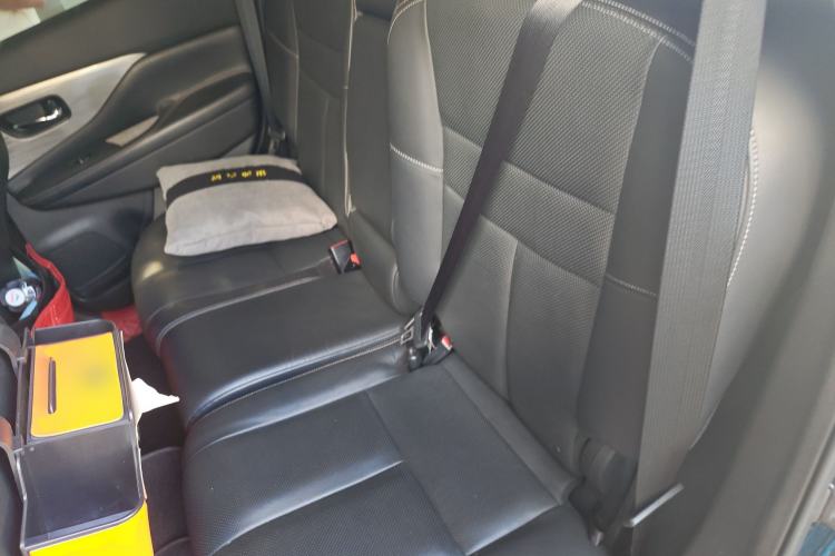 Used Nissan Murano 2019 2.5L XL Two-Wheel Drive Smart Connect Luxury Edition China VI Standard Left Rear Seat