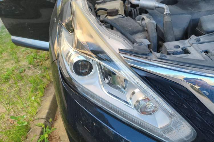 Used Nissan Murano 2019 2.5L XL Two-Wheel Drive Smart Connect Luxury Edition China VI Standard Right Front Headlight