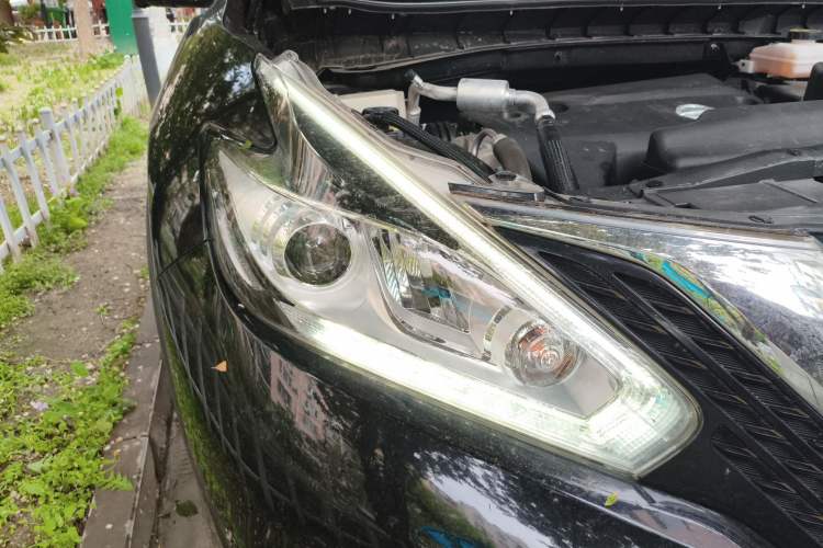 Used Nissan Murano 2019 2.5L XL Two-Wheel Drive Smart Connect Luxury Edition China VI Standard Right Front Headlight