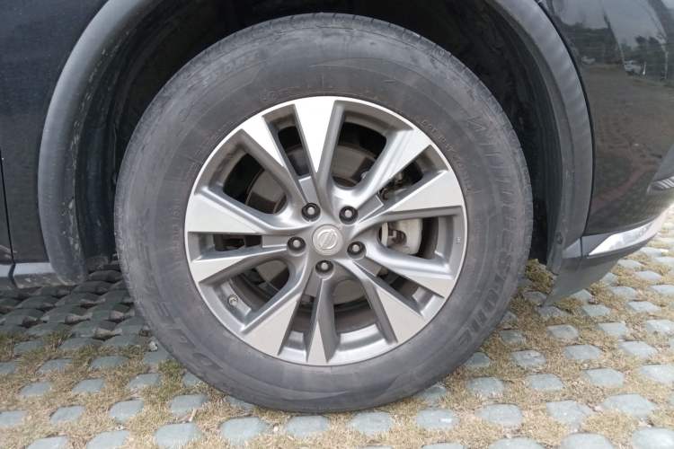 Used Nissan Murano 2019 2.5L XE Two-Wheel Drive Elite Version China VI Standard Right Front Wheel Hub