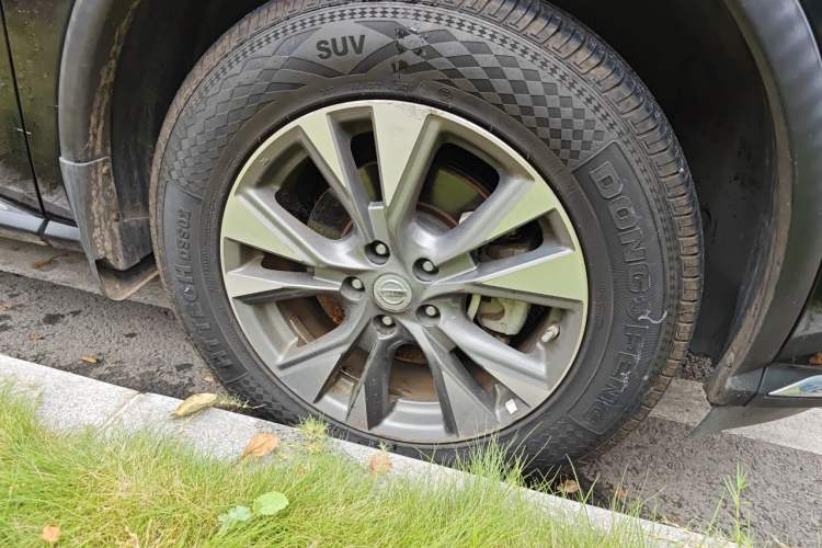 Used Nissan Murano 2019 2.5L XE Two-Wheel Drive Elite Version China V Standard Right Front Wheel Hub