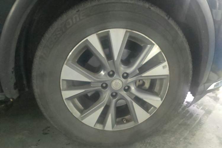 Used Nissan Murano 2019 2.5L XL Two-Wheel Drive Smart Connect Luxury Edition China VI Standard Right Front Wheel Hub